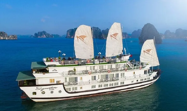 2D1N Bai Tu Long Bay on Luxury Wooden Junk