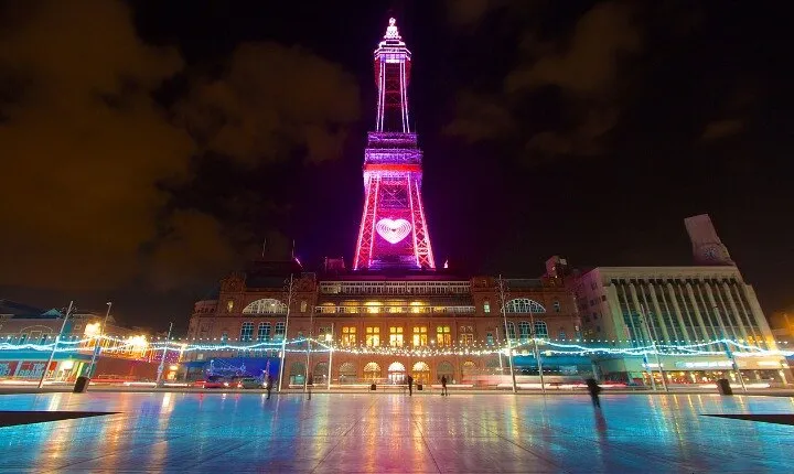 Blackpool Illuminations Walking Tour with an App