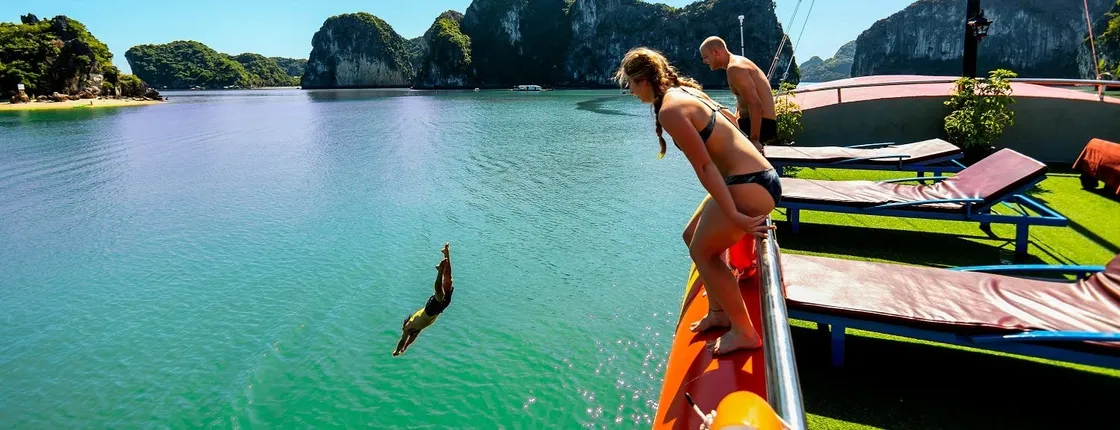 Lan Ha Bay 2-day 1-night cruise from Cat Ba town