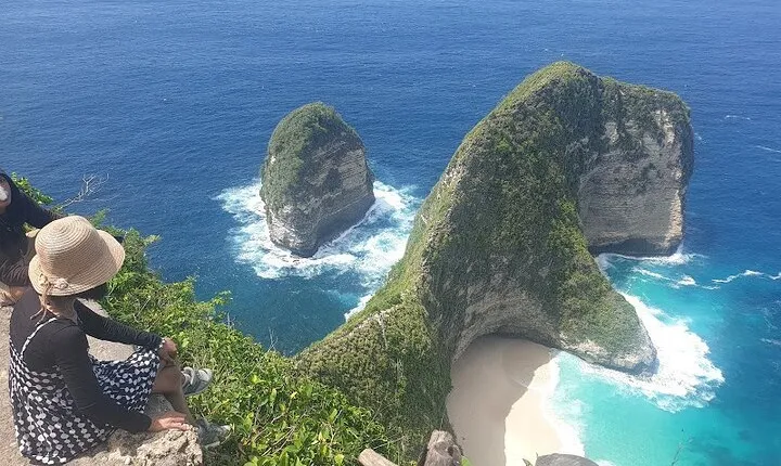 Nusa Penida island day trip with Photographer