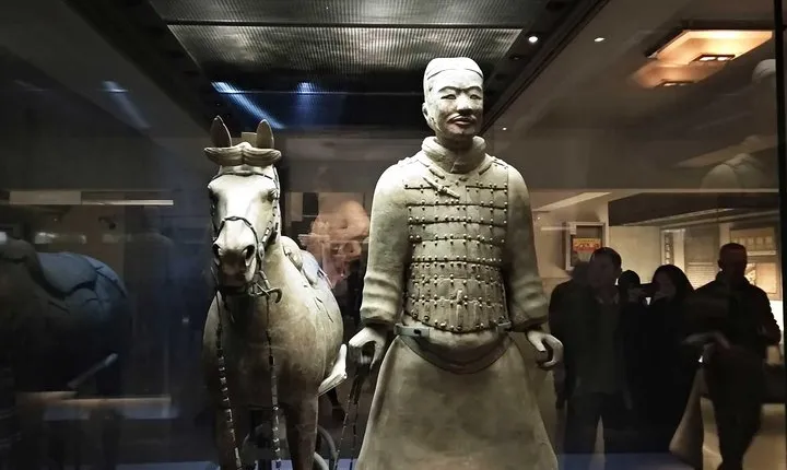 Xi'an Highlights Day Tour: Terracotta Warriors and City Sightseeing