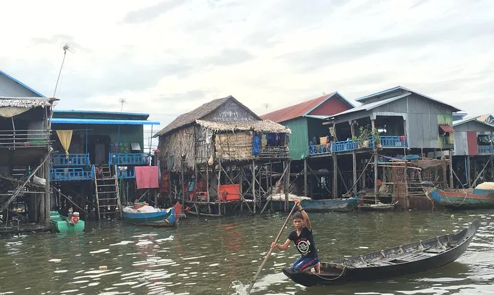 Private Taxi Between Phnom Penh - Siem Reap Stop Sightseeing