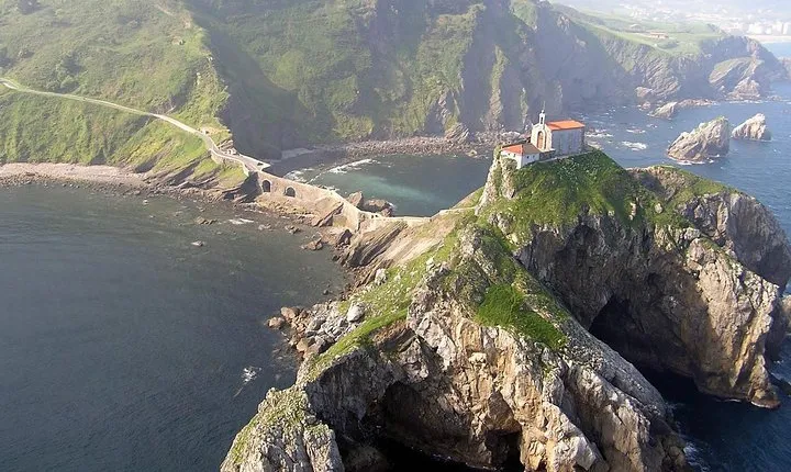 Bilbao, Guggenheim and Gaztelugatxe from San Sebastian
