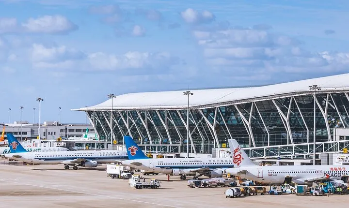 Private Transfer: Xi'an Xianyang International Airport to Hotel