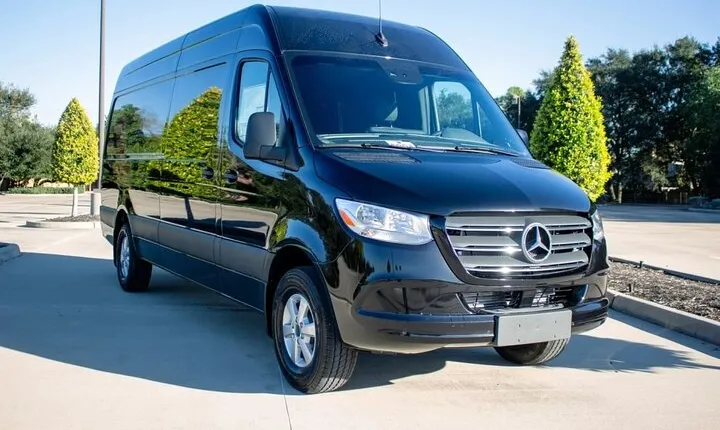 Private Transfer Arraial do Cabo to GIG or SDU Airport by Van