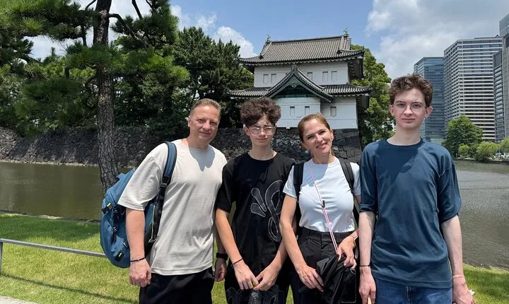 Tour of Tokyo Imperial Palace with Spanish Speaking Guide