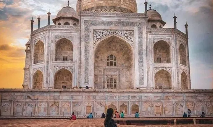Sunrise Taj Mahal Tour From Delhi
