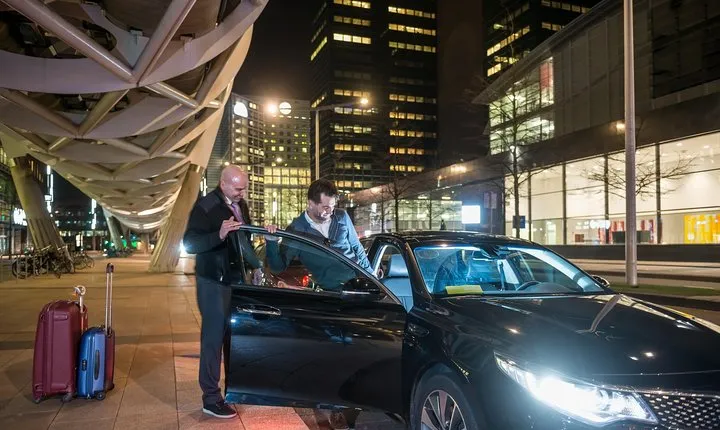 Lisbon Airport Private Arrival Transfer (Airport to Lisbon Hotels or Address)