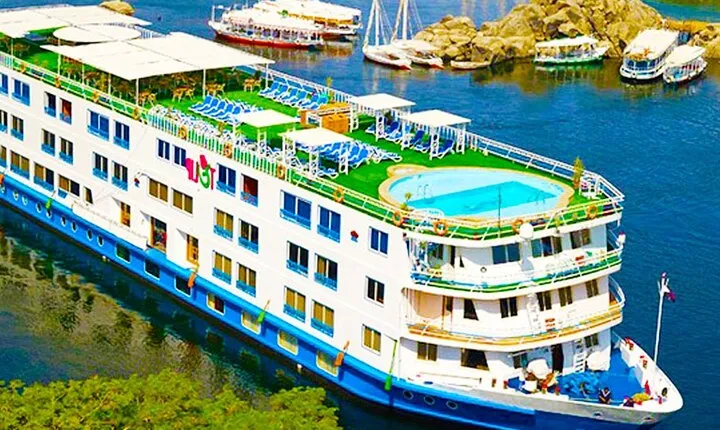4 Days Nile Cruise trip: Aswan to Luxor with sightseeing