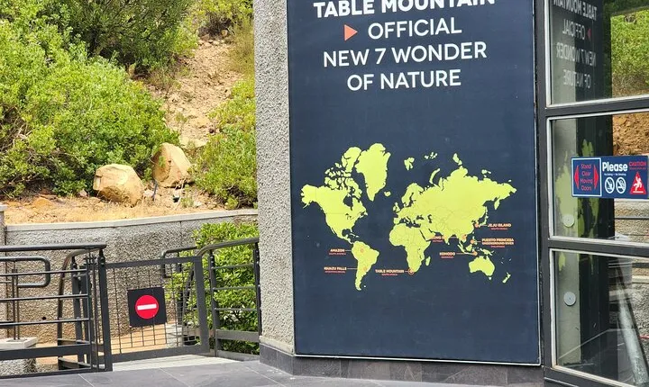  Cape town Private Adventure Tour with table mountain cable car
