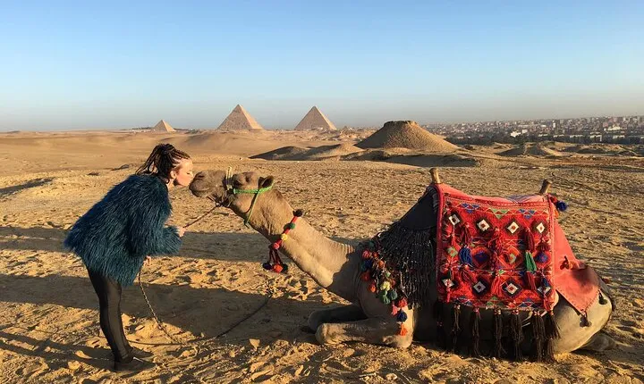 Giza Pyramids and Sphinx Tour With Camel Ride