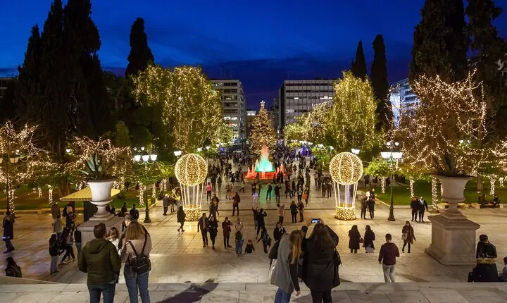 Wondrous Private Christmas Tour Around Athens