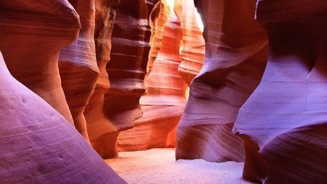 Lower Antelope Canyon and Horseshoe Bend tour from Las Vegas