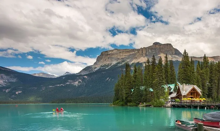 Emerald Lake,Takakkaw Falls, Moraine and Lake Louise Private Tour