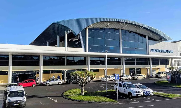 Transfer from Lajes International Airport to Angra do Heroísmo