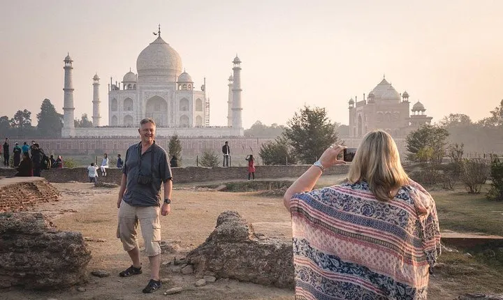 Skip The Line Taj Mahal, Agra Fort & Mehtab Garden Tour