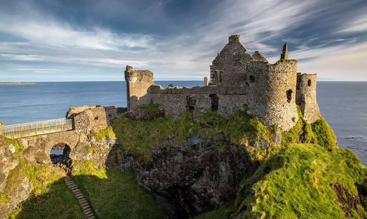 Epic Full-Day Private Tour: North Belfast & Giant’s Causeway