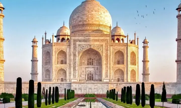 Private Taj Mahal Day Tour by Train from Delhi
