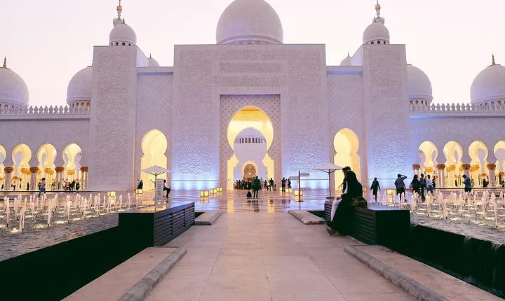 Abu Dhabi City Tour, Grand Mosque, Emirates Palace & The Louvre
