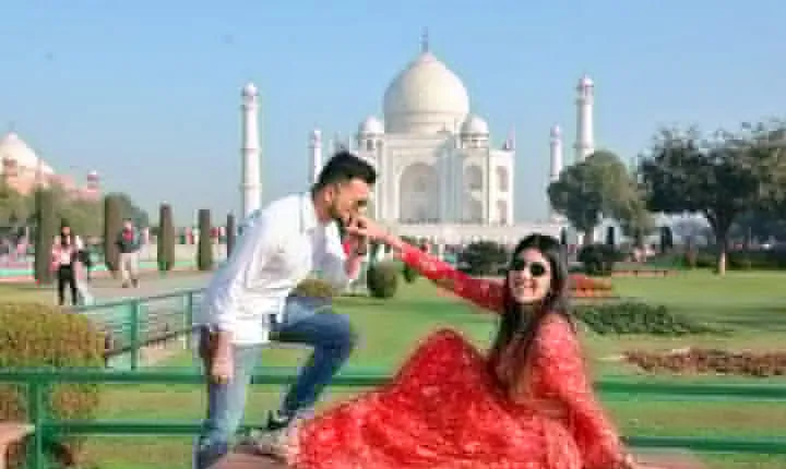 Taj Mahal Day Tour By Gatimaan Express Train