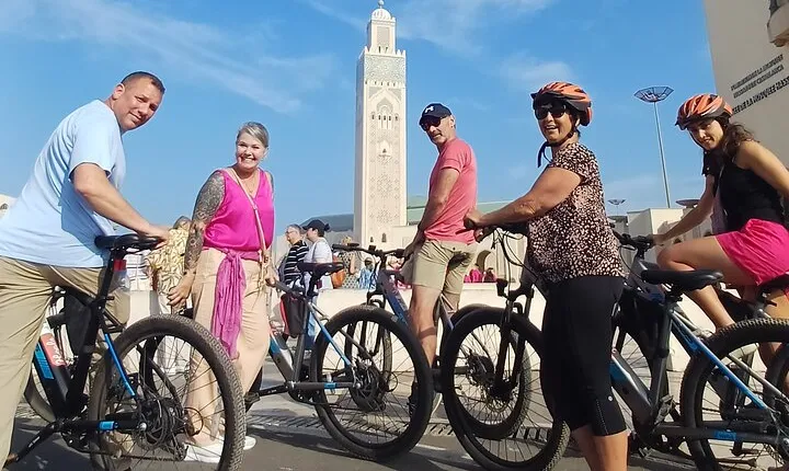 21 Km Guided Bike Tour in Casablanca: Exploring the Vibrant City