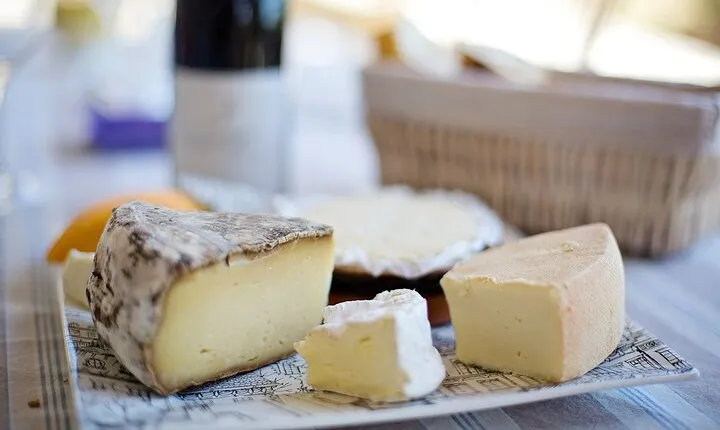 Paris Latin Quarter Food Tour – Full French Meal by Do Eat Better