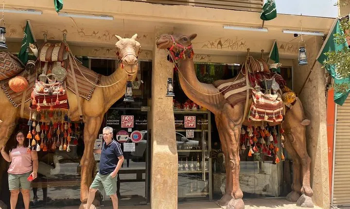 Traditional Jeddah Tour: Tasting & Historical Highlights