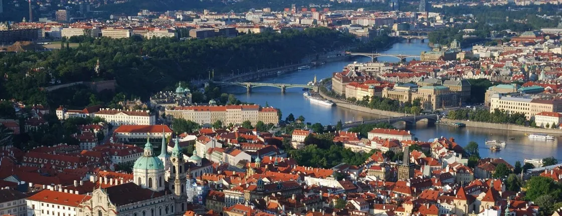 Prague full-day sightseeing tour with lunch and river cruise