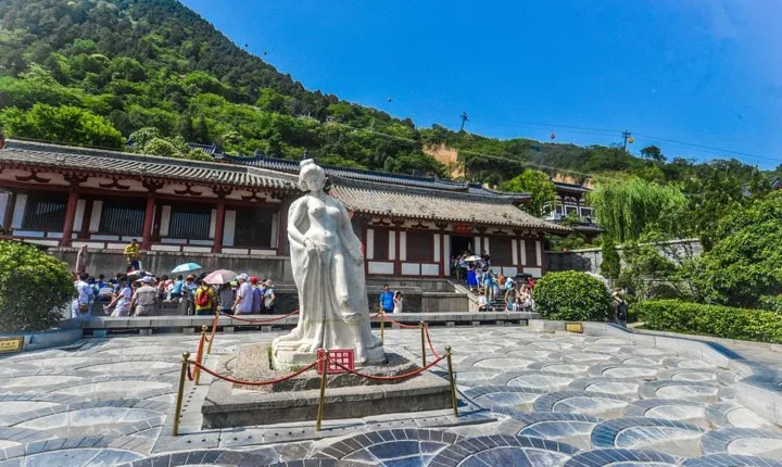 Small Group Tour: Terracotta Warriors and Horses and Huaqing Hot Spring