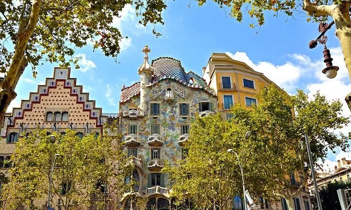 Barcelona: first steps (from Sagrada Familia to Rambla)