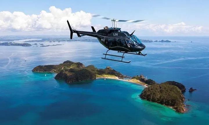 Bay of Islands and Hole in the Rock Scenic Helicopter Tour