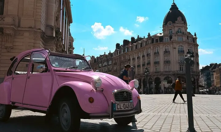 30-Minutes Private Guided Tour of Lille by Convertible 2CV
