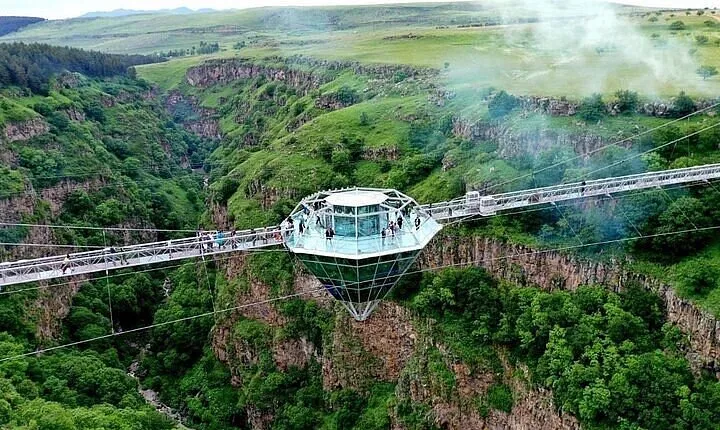Diamond Bridge and Dashbashi Canyon Day Trip From Tbilisi