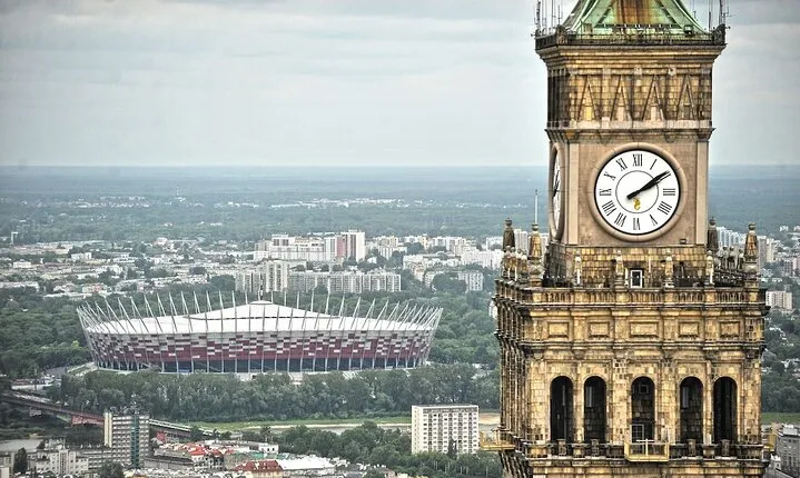 Half-Day Warsaw Layover Tour by Minivan with Airport Pickup