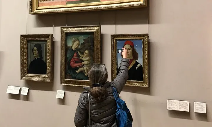 Louvre Museum Masterpieces Small-Group Tour