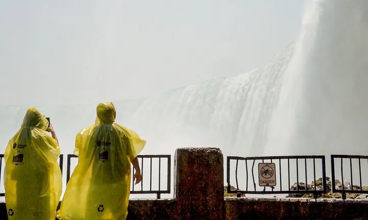 Best of Niagara Falls Canada Tour with Voyage to the Falls Boat