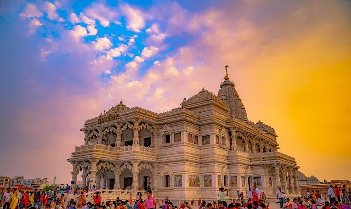 Private Day Tour to Vrindavan, Mathura and the Taj Mahal from New Delhi