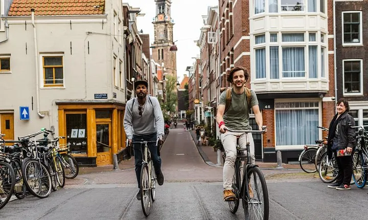 Private Tour Guide Amsterdam with a Local: Kickstart your Trip, Personalized