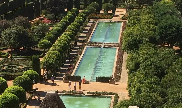 Guided tour of the Alcazar de los Reyes Cristianos in Spanish