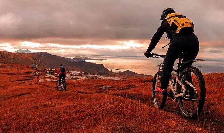 Trail challenge with electric mountainbike