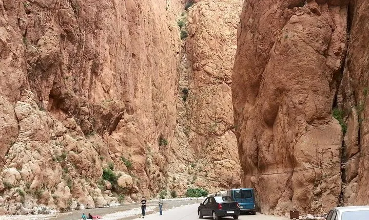 4-Day Atlas Mountains, Gorges and Desert Guided Tour from Fez