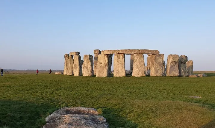 Private driver guided tour Stonehenge