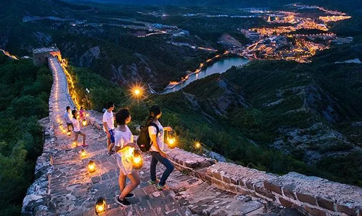 SiMaTai GreatWall in GuBei Water Town Night Trip by Licensed Cab