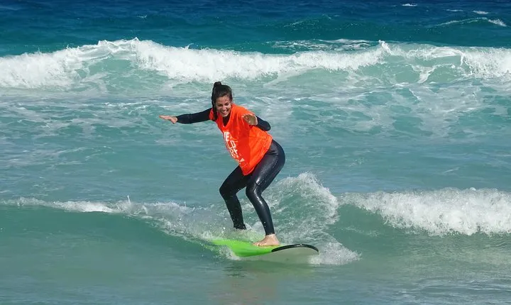 4 Hours Surf Class in Corralejo, Fuerteventura