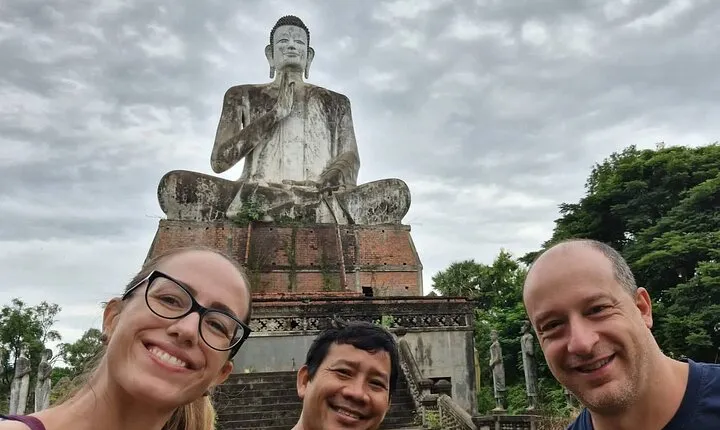 Taxi from Phnom Penh to Battambang with English speaking driver