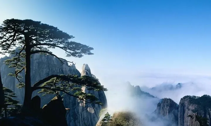 2-Day Mt Huangshan and Hongcun Village Private Tour from Nanjing by Bullet Train
