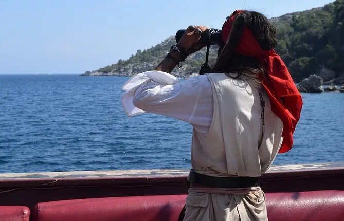 Pirate Boat Trip with lunch and drinks