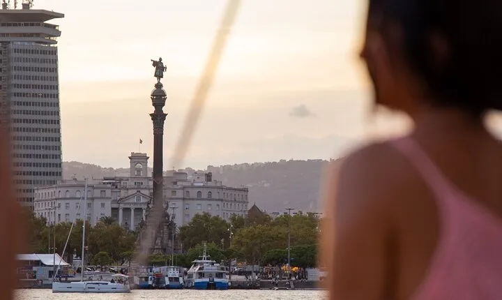 Barcelona Sightseeing Sailing with Multilingual Local Guide