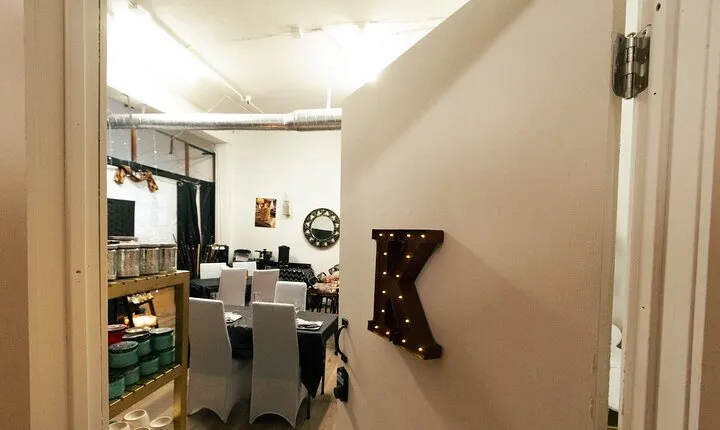 Snack, Sip, and Pour Candle Experience in Los Angeles