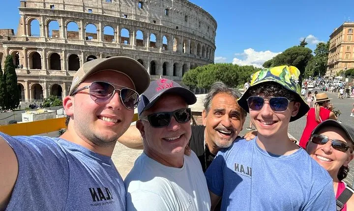Private tour: Colosseum, Roman Forum, Palatine Hill - VIP Service